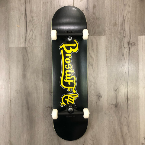 Скейтборд в сборе BroStuff - Original Logo Black 8.0 Скейтборд в сборе BroStuff - Original Logo Black 8.0